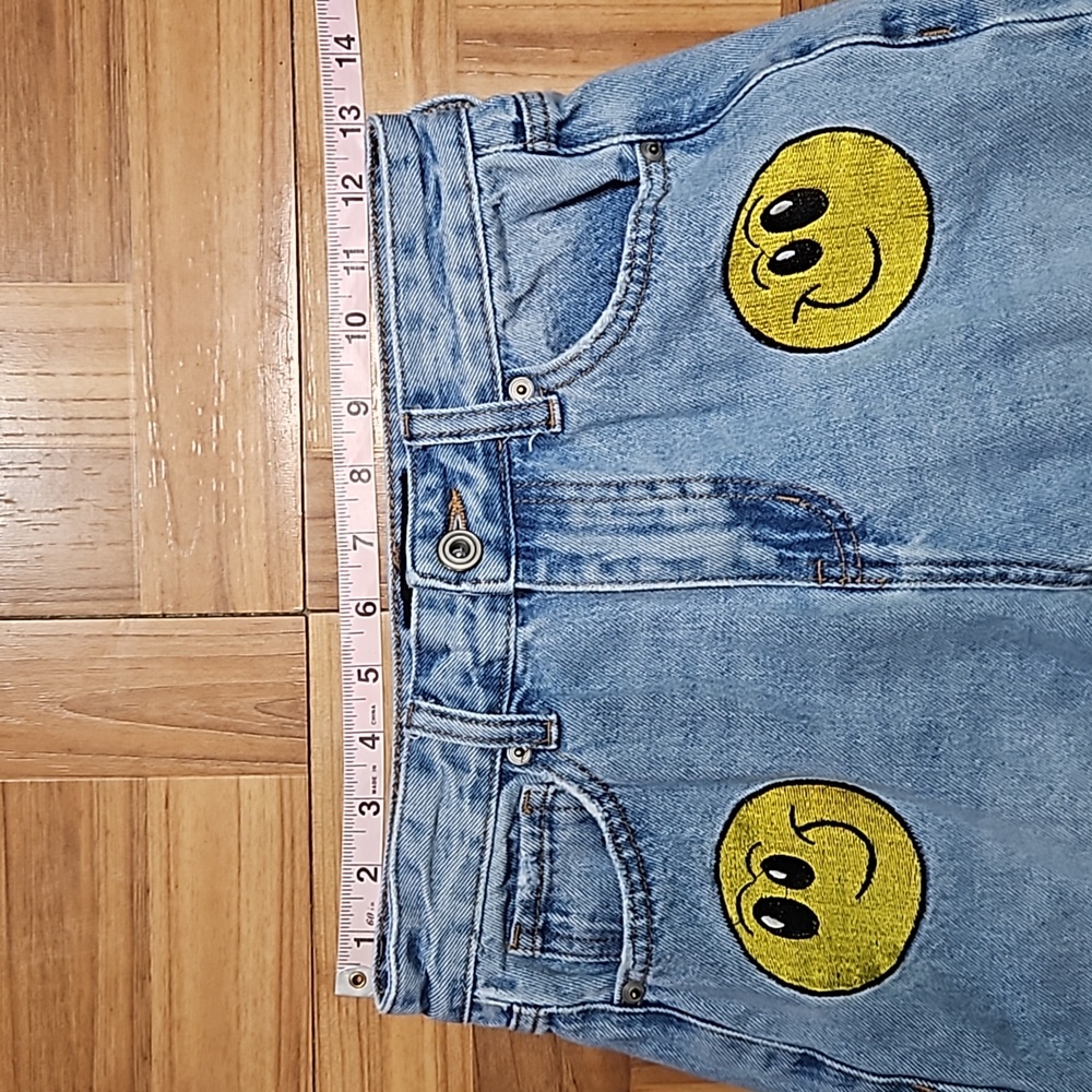 FASHION NOVA smiley jeans - Picture 8 of 12